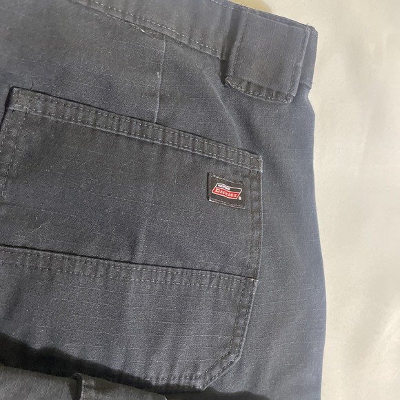 Dickies Carpenter Cargo Work Shorts‎ Mens 44 Black Flat Front 374478 - Picture 2 of 9